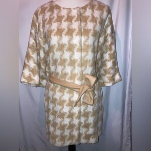 Anthropologie Tan and Cream Patterned Robe